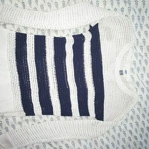 Old navy sweater